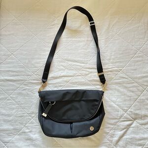 Lululemon All Night Festival Bag 5L in black